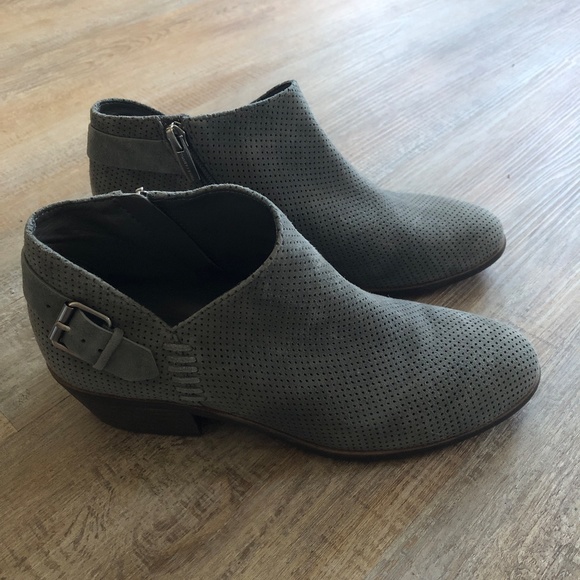 Vince Camuto Gray Boots | Low Cut | Size 8M US - Picture 2 of 13